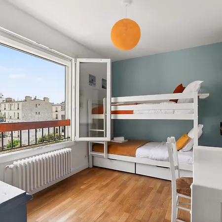 Apartment Bright & Quiet 3br With Balconies In 11th Paris