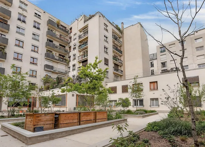 Bright & Quiet 3br With Balconies In 11th Апартаменты